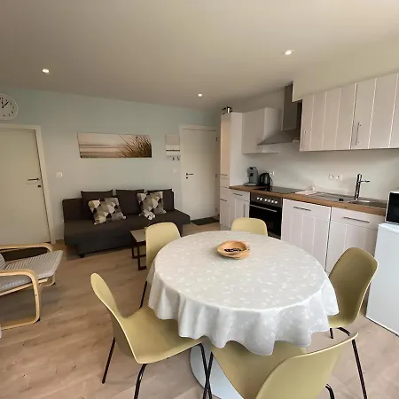 1 Slaapkamer Logie Met Extra Zetelbed In Leefruimte * Middelkerke